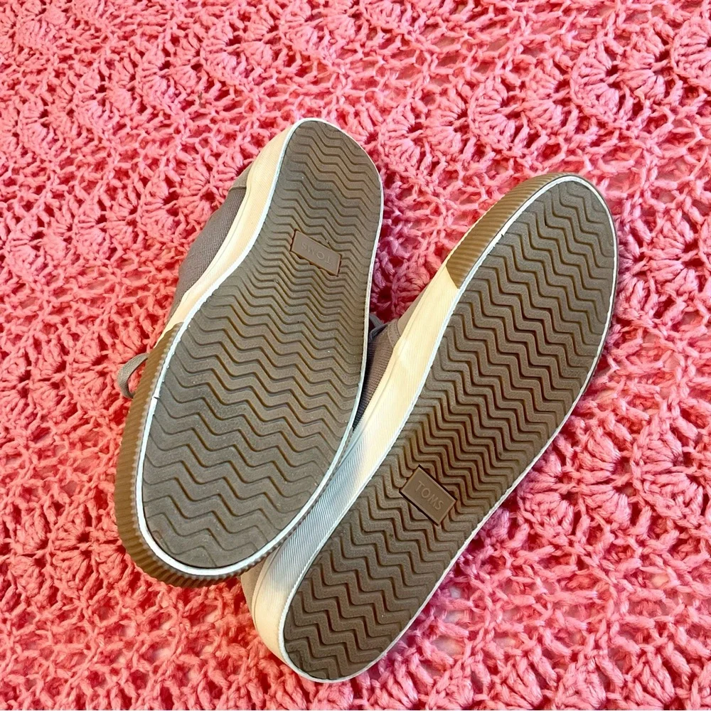 Tom’s Stylish Gray Men's Shoes